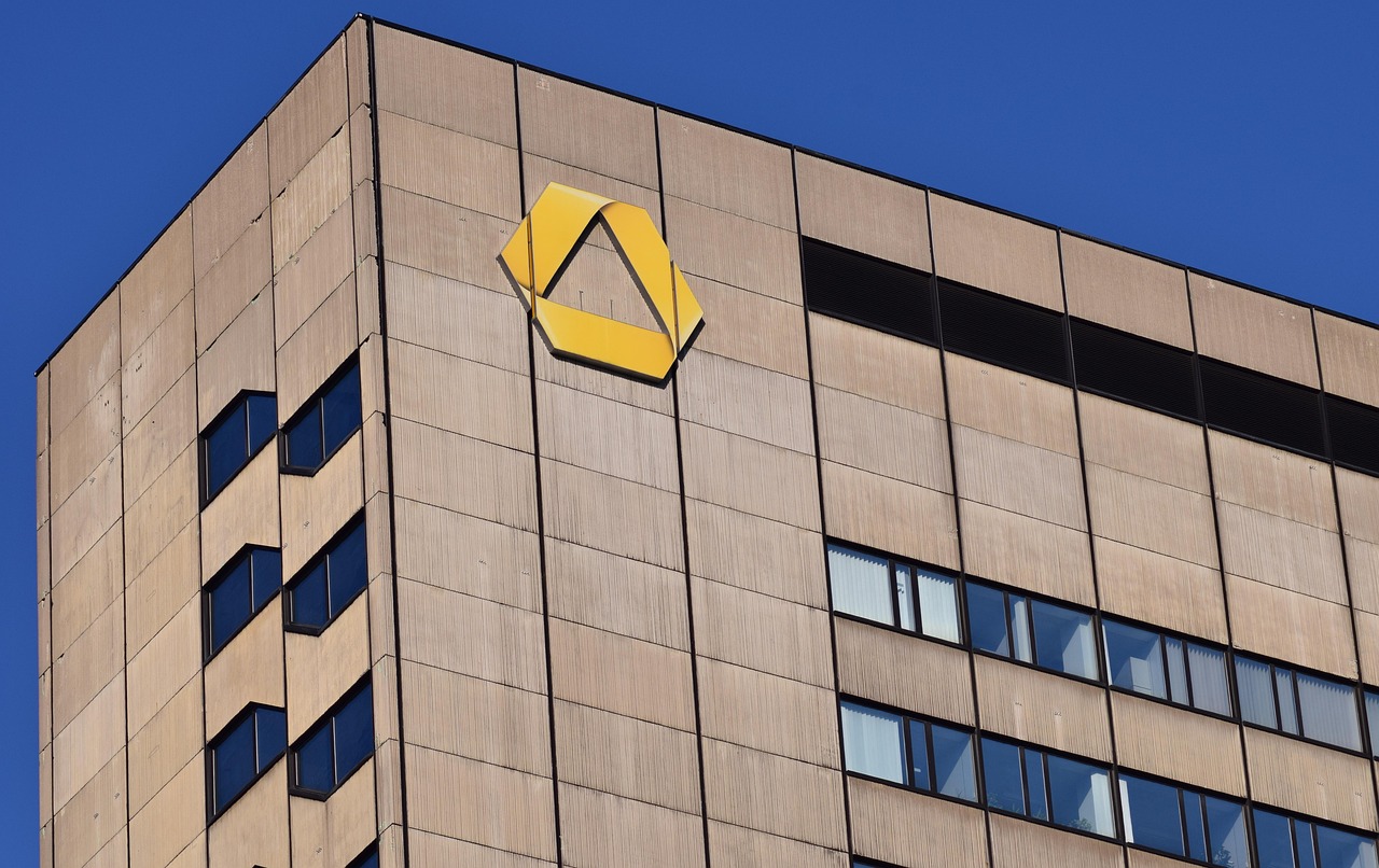 Commerzbank Mietkautionskonto - Konditionen, Ablauf & Alternativen im Überblick